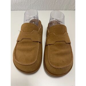 NWOT Project Cloud Almond Suede Platform Clogs. Size 8.5.